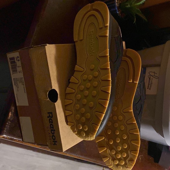 Reebok classic sneakers - Picture 2 of 2